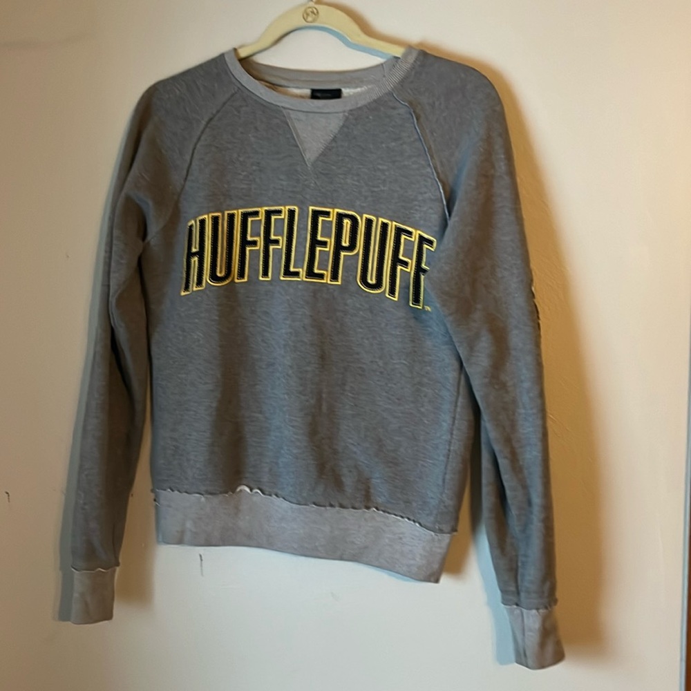 Universal Studios Hufflepuff sweatshirt